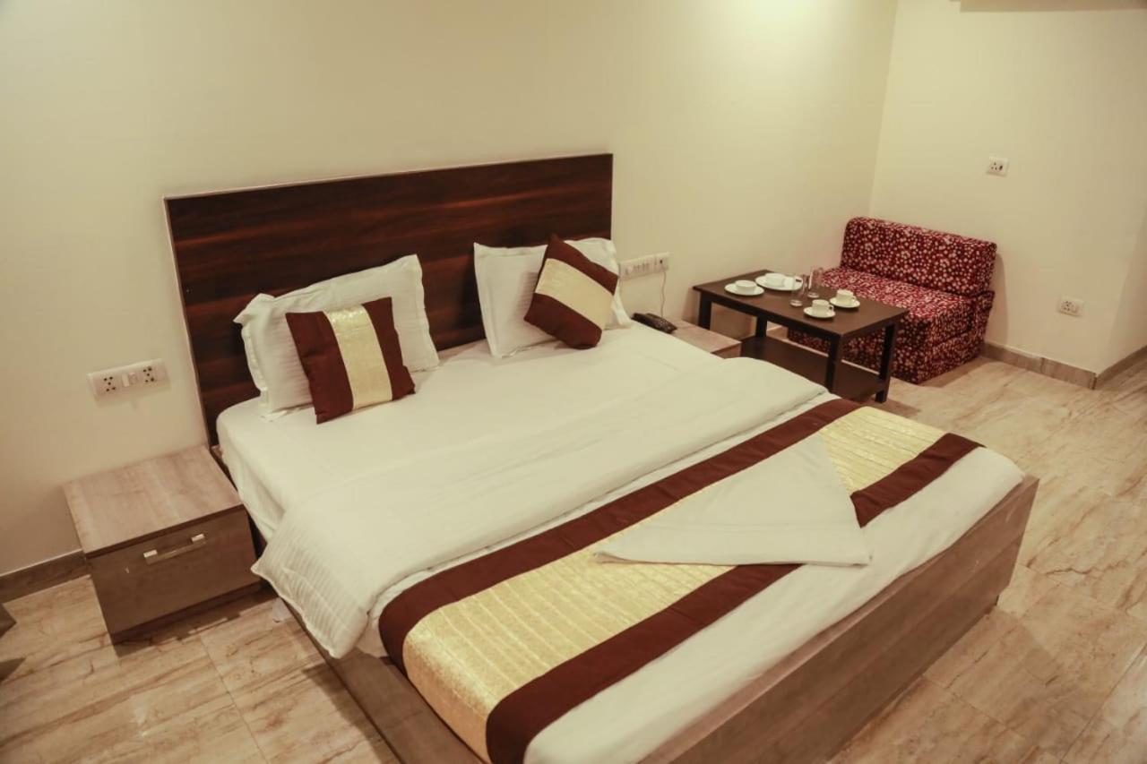 Basoya Farm 2Bhk Villla With Pool - 10 Min Away From Chattarpur Faridabad Exteriör bild